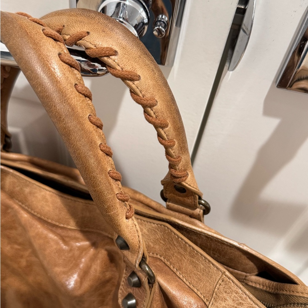 WOMEN'S LE CITY BAG IN CAMEL - Picture 6 of 13